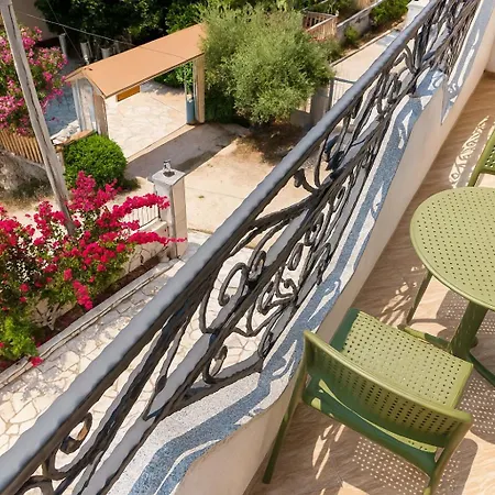 Butrint Daire *