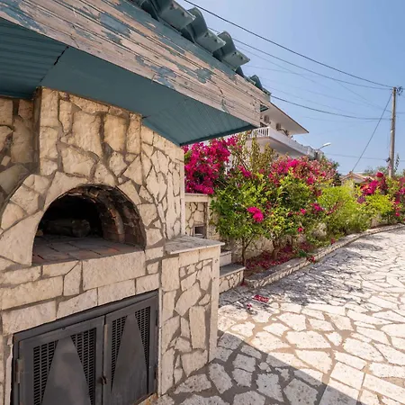 Butrint كساميل